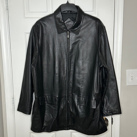 Like New Roundtree & Yorke Men’s Lamb Skin Jacket Size XL - Picture 1 of 8